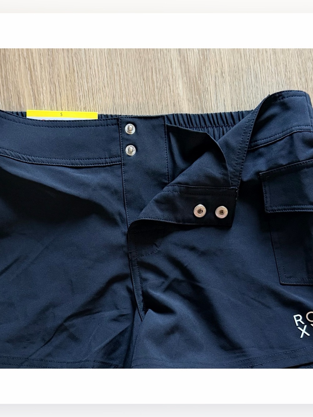 🆕 NWT Roxy Black Board Shorts UPF 50+ in size Small - Picture 7 of 11